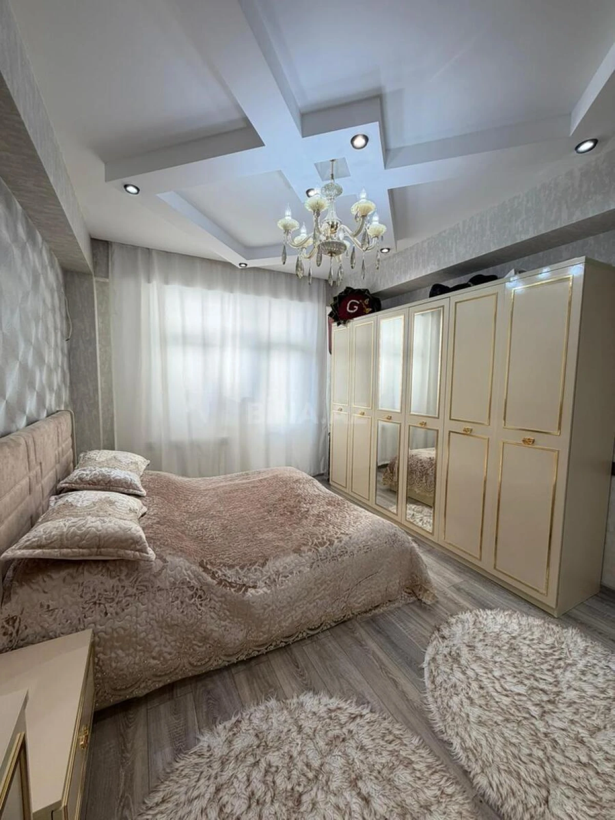 Satılır 2 otaqlı mənzil 91 m²