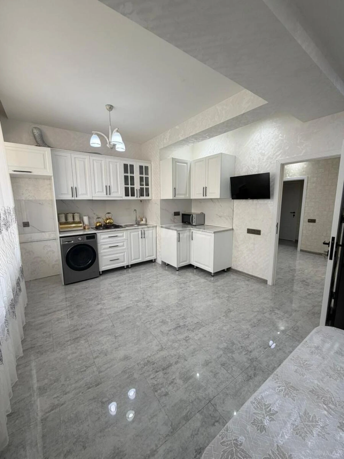 Satılır 2 otaqlı mənzil 91 m²