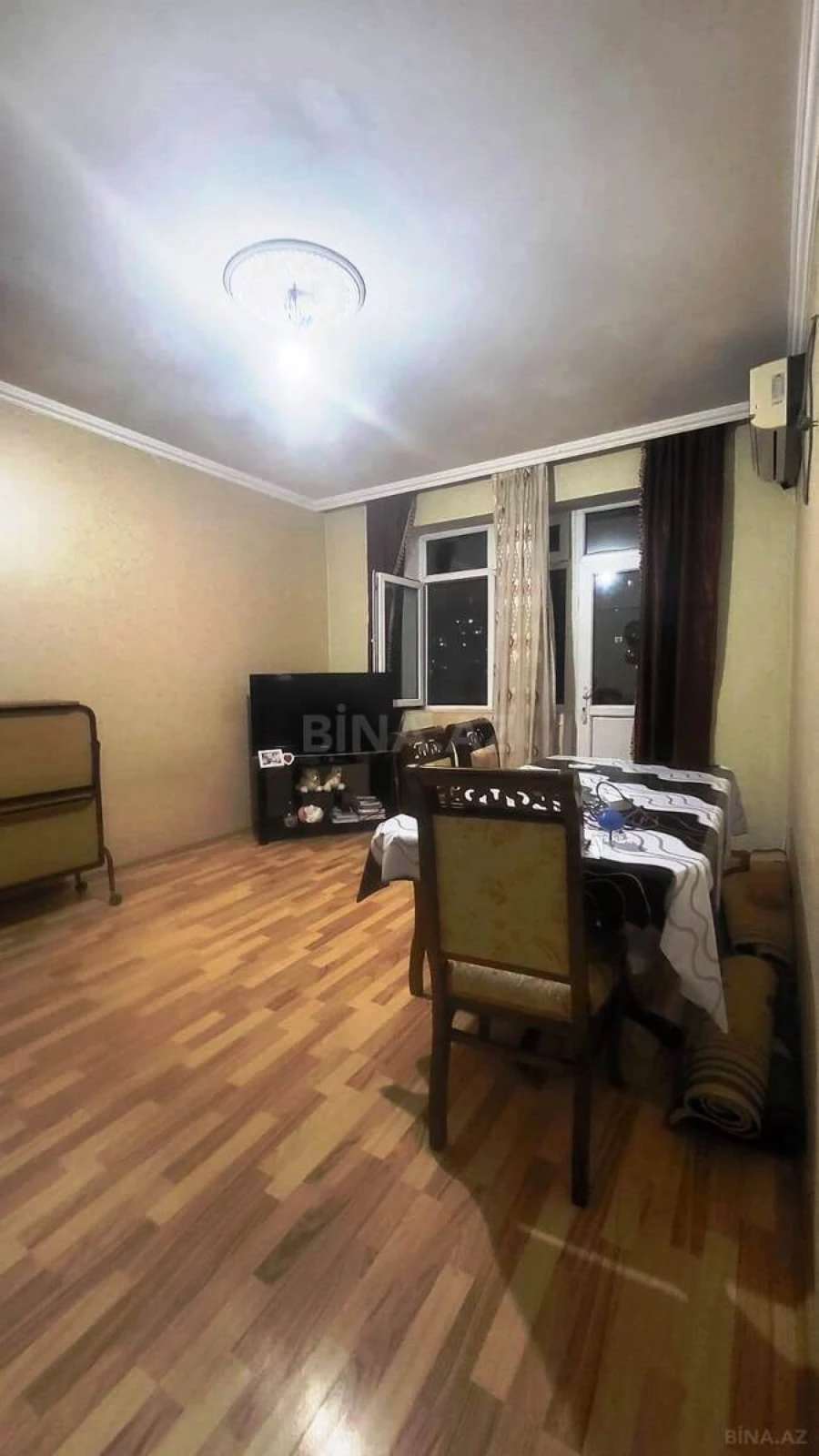 Satılır 2 otaqlı mənzil 76 m²