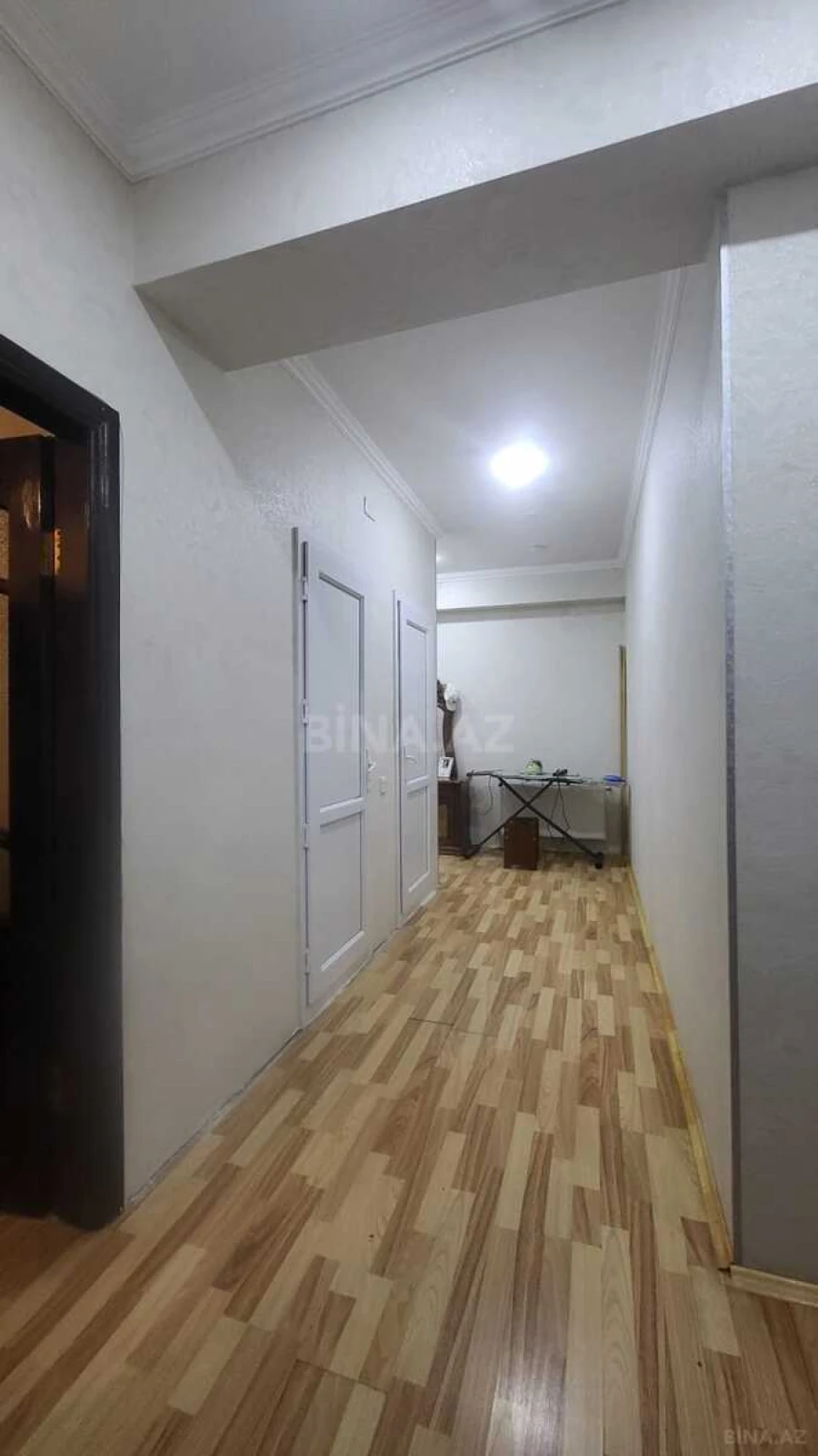 Satılır 2 otaqlı mənzil 76 m²
