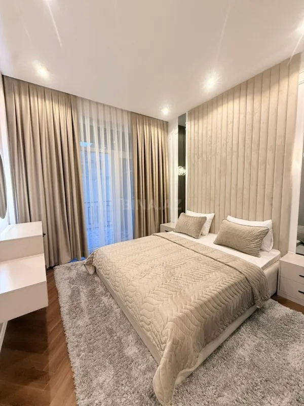 Satılır 2 otaqlı mənzil 70 m²