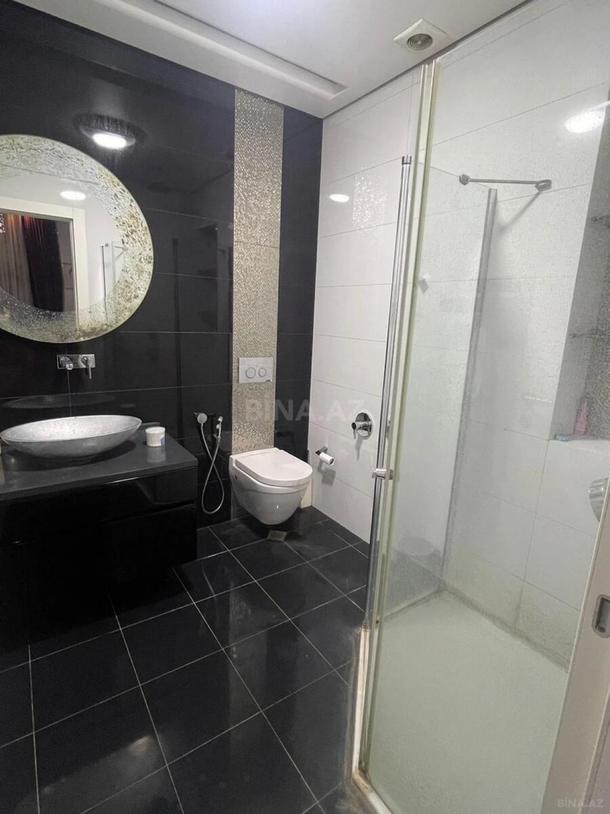 Satılır 3 otaqlı mənzil 170 m²
