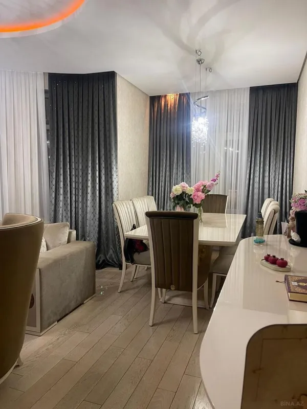 Satılır 3 otaqlı mənzil 170 m²