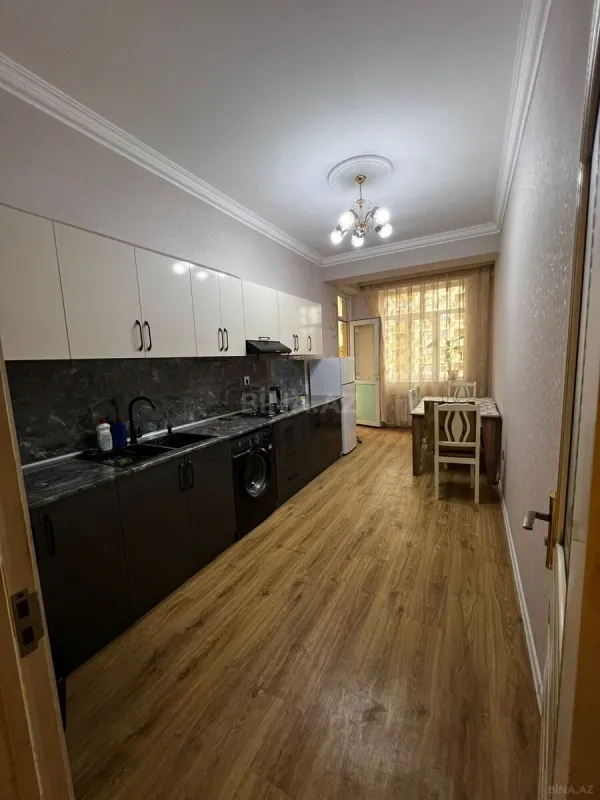 Kirayə verilir 2 otaqlı mənzil 80 m²