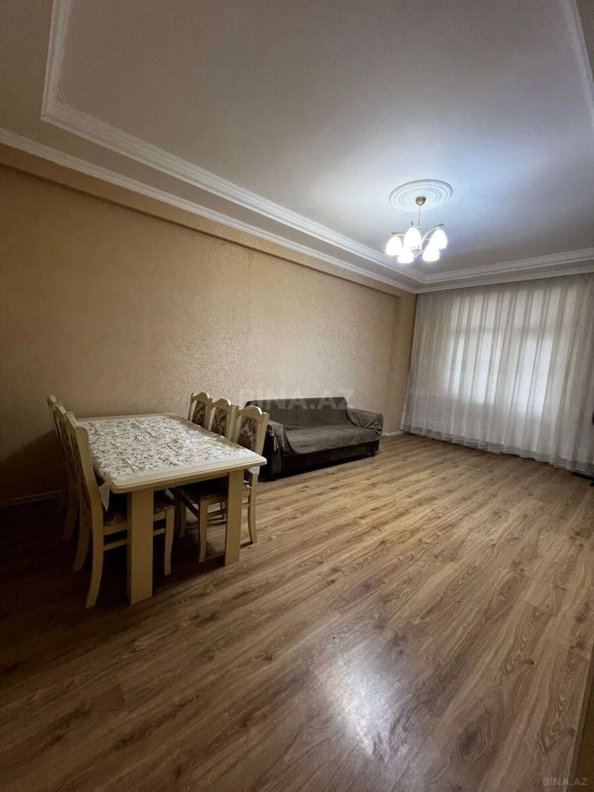 Kirayə verilir 2 otaqlı mənzil 80 m²