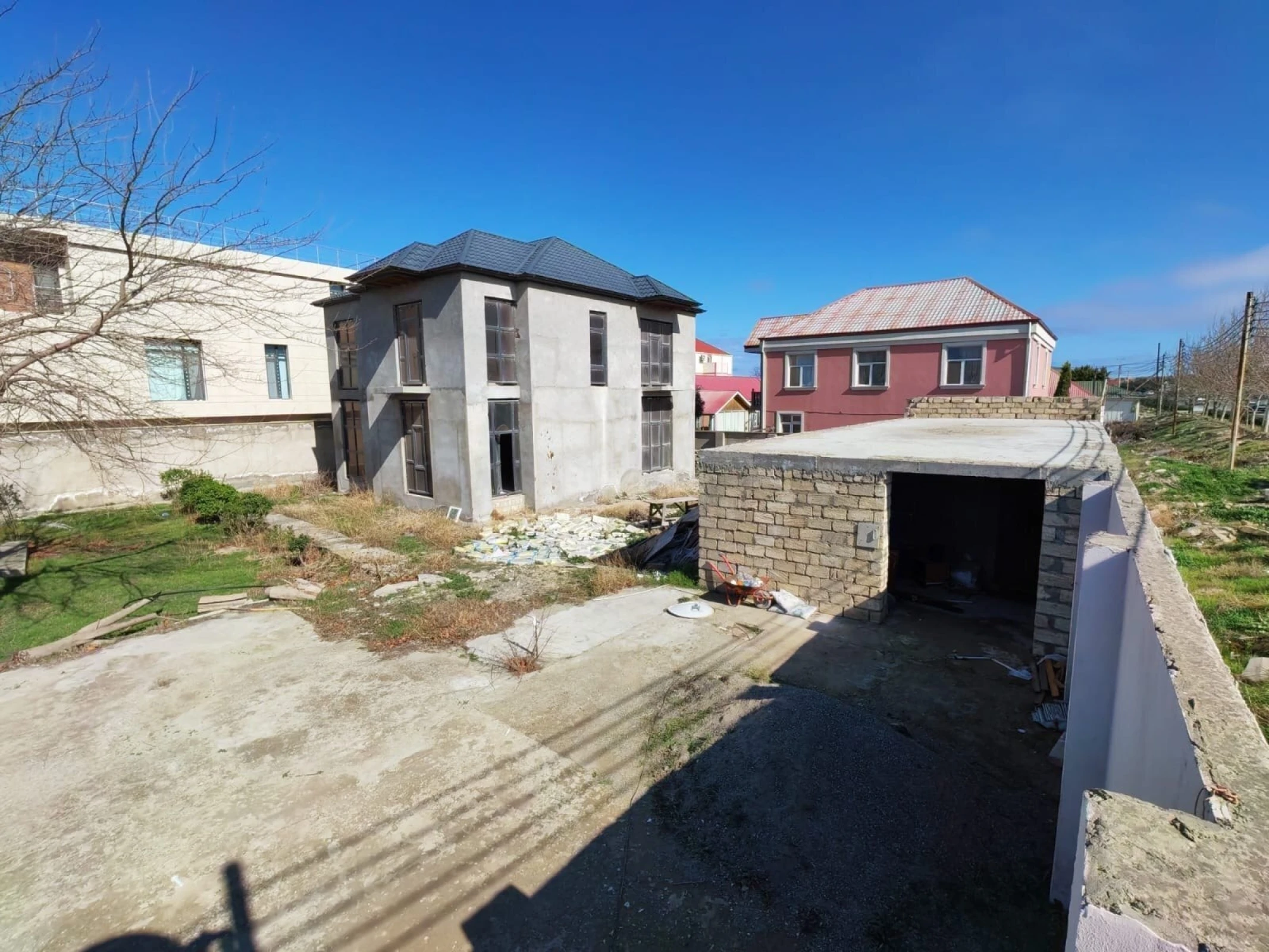 Satılır 6 otaqlı həyət evi 240 m²