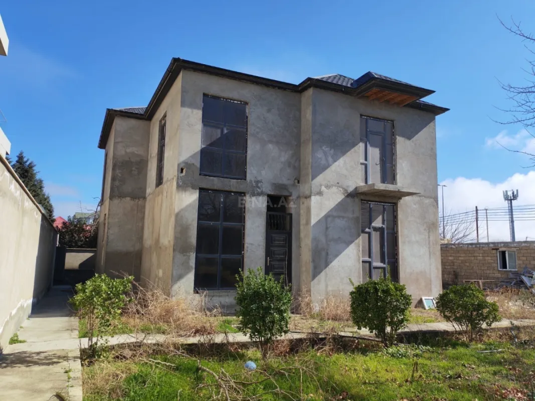 Satılır 6 otaqlı həyət evi 240 m²