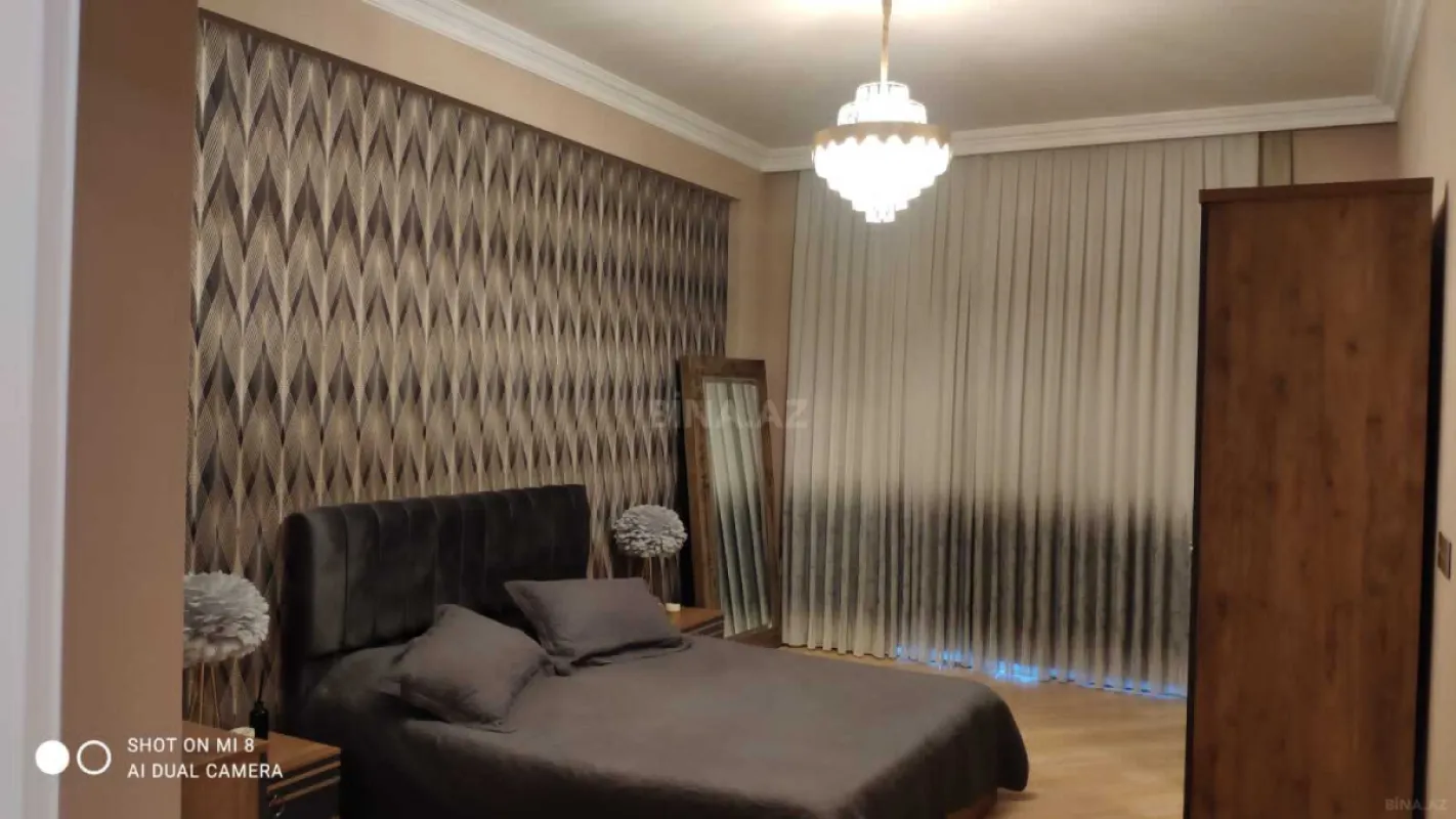 Kirayə verilir 2 otaqlı mənzil 99 m²