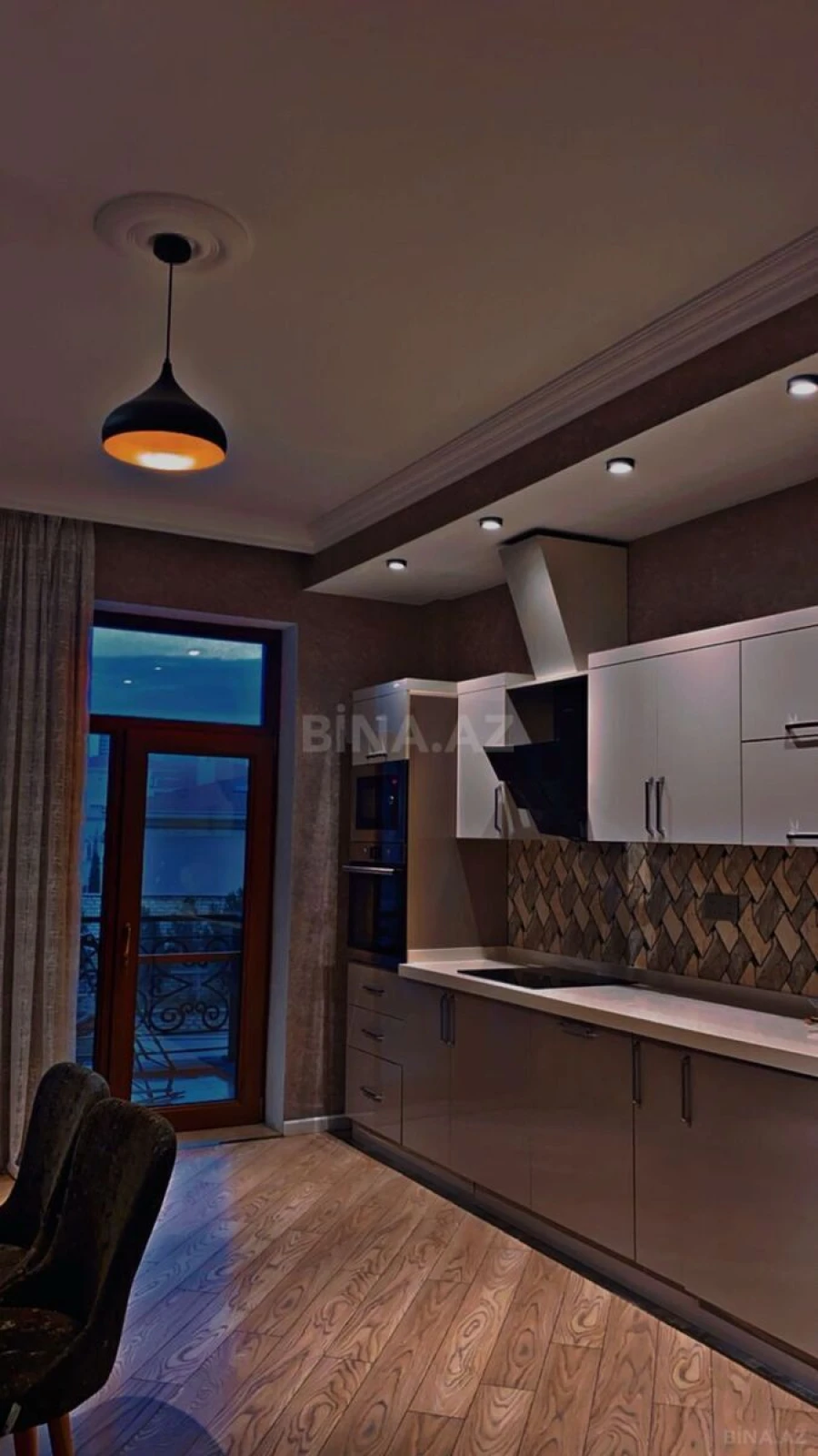 Kirayə verilir 2 otaqlı mənzil 99 m²