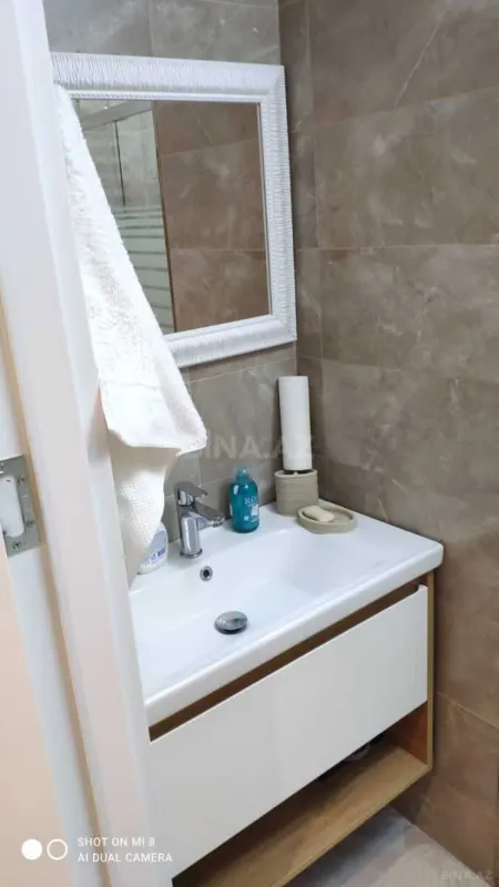 Kirayə verilir 2 otaqlı mənzil 99 m²