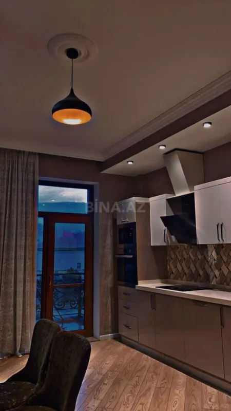 Kirayə verilir 2 otaqlı mənzil 99 m²