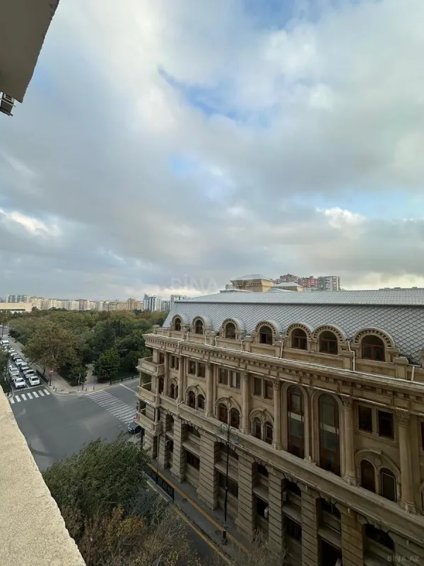 Satılır 3 otaqlı mənzil 120 m²