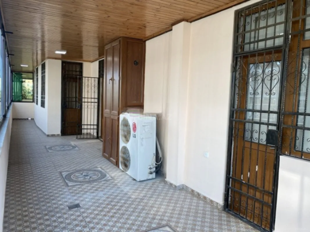 Satılır 4 otaqlı mənzil 250 m²
