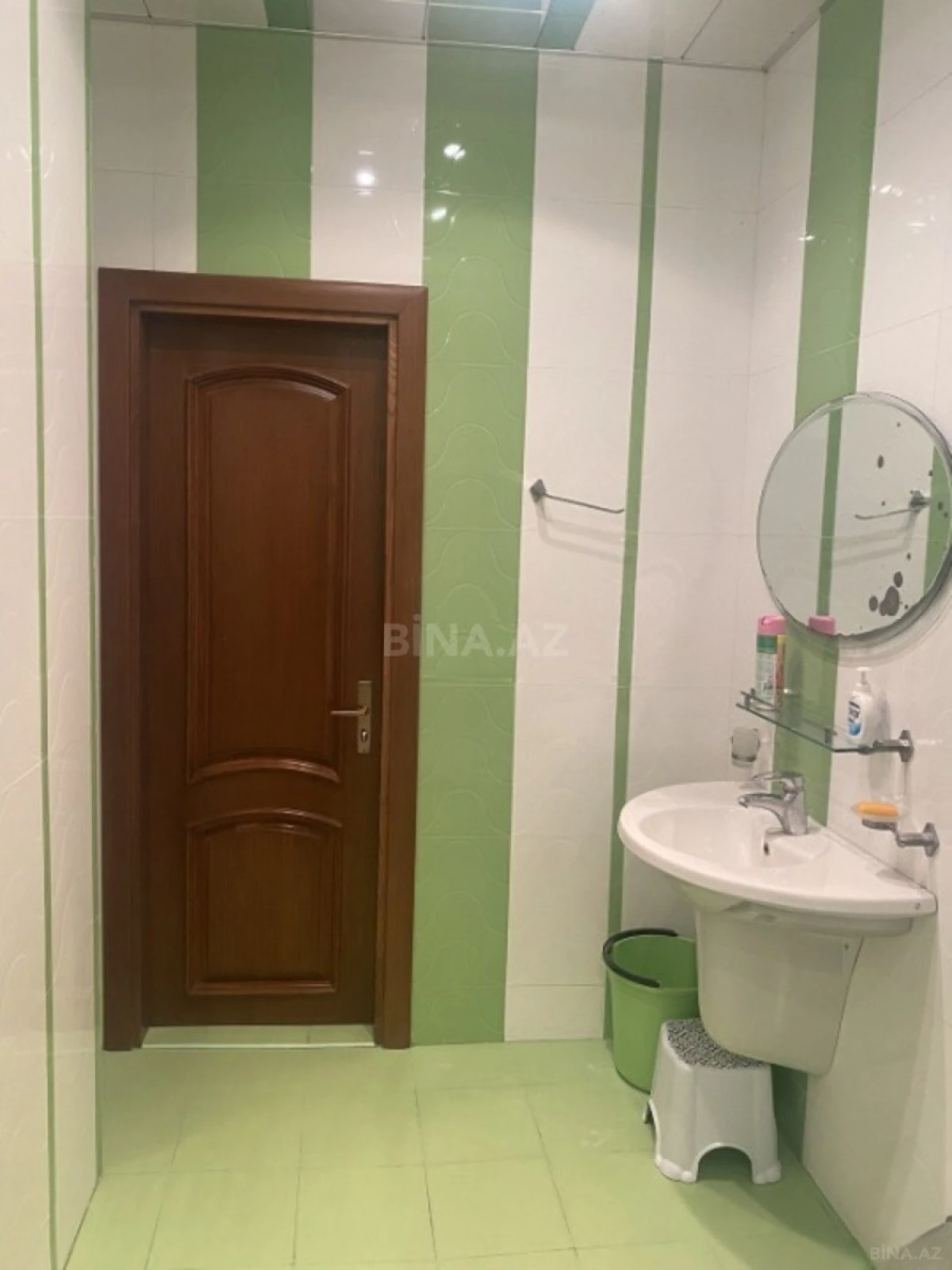 Satılır 4 otaqlı mənzil 250 m²