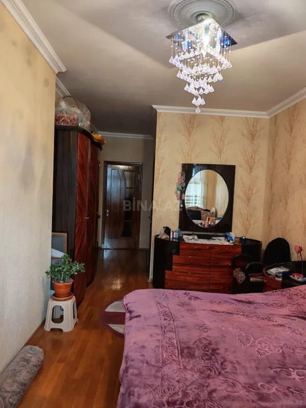 Satılır 3 otaqlı mənzil 140 m²