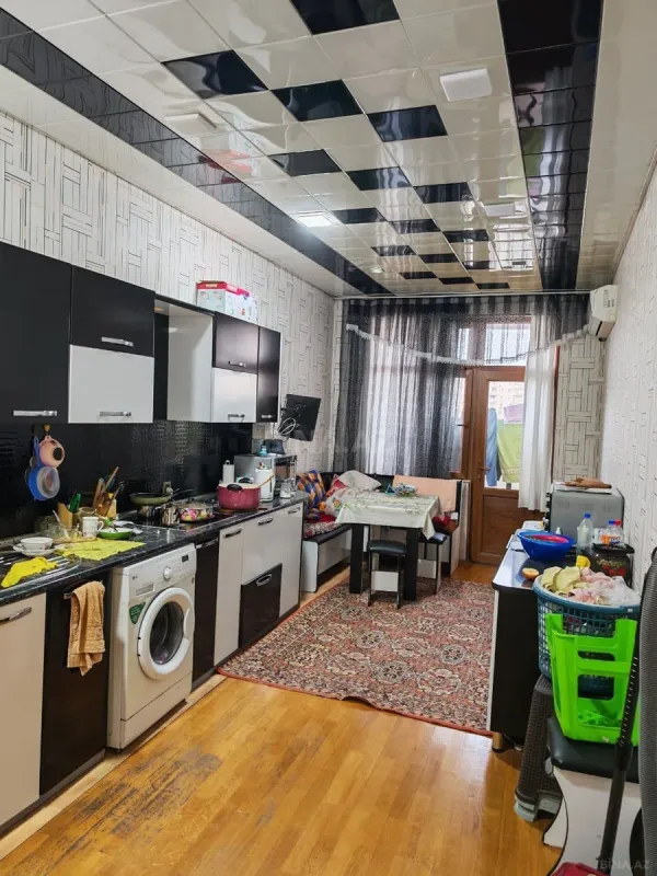 Satılır 3 otaqlı mənzil 140 m²