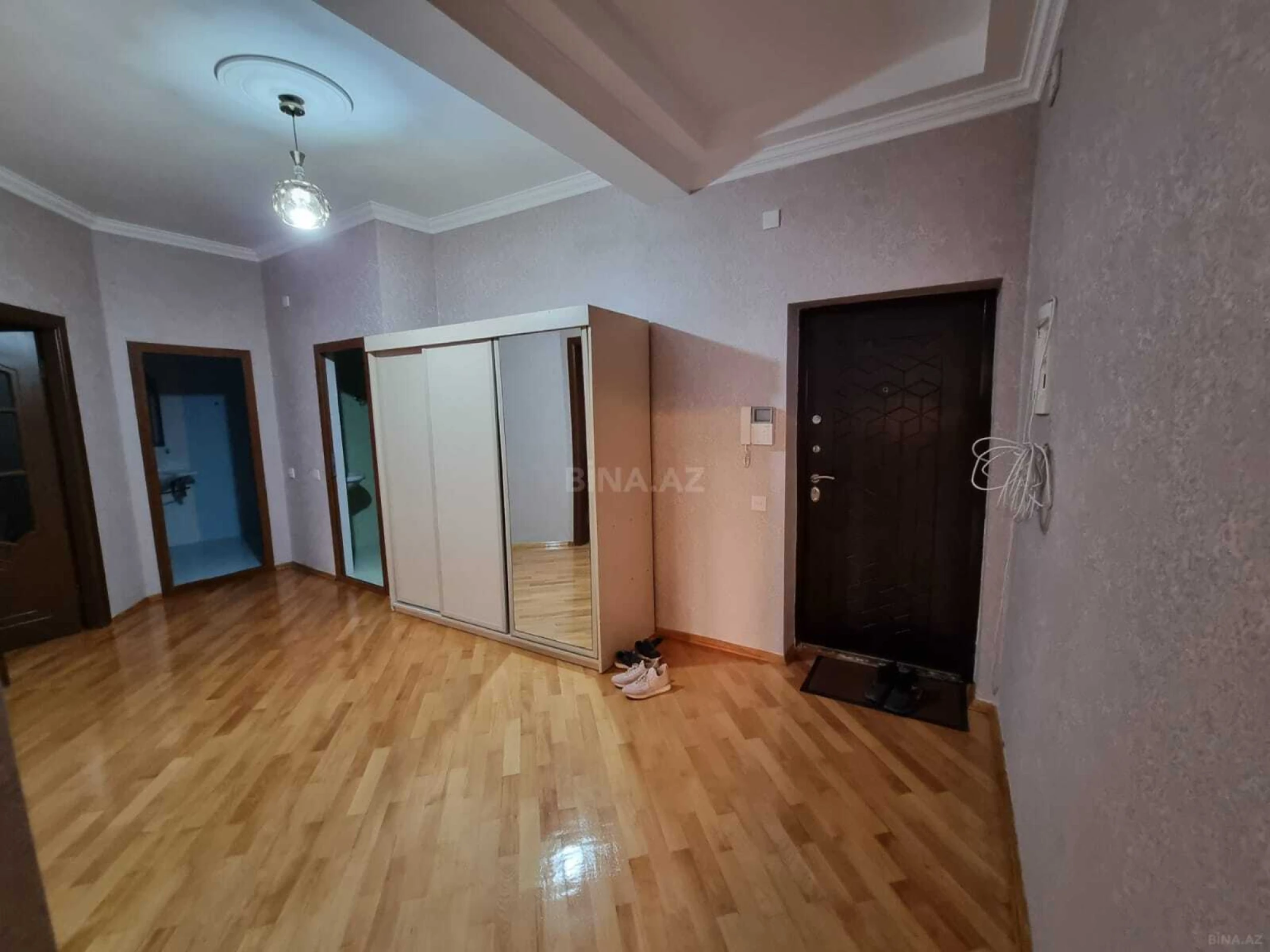 Kirayə verilir 2 otaqlı mənzil 100 m²