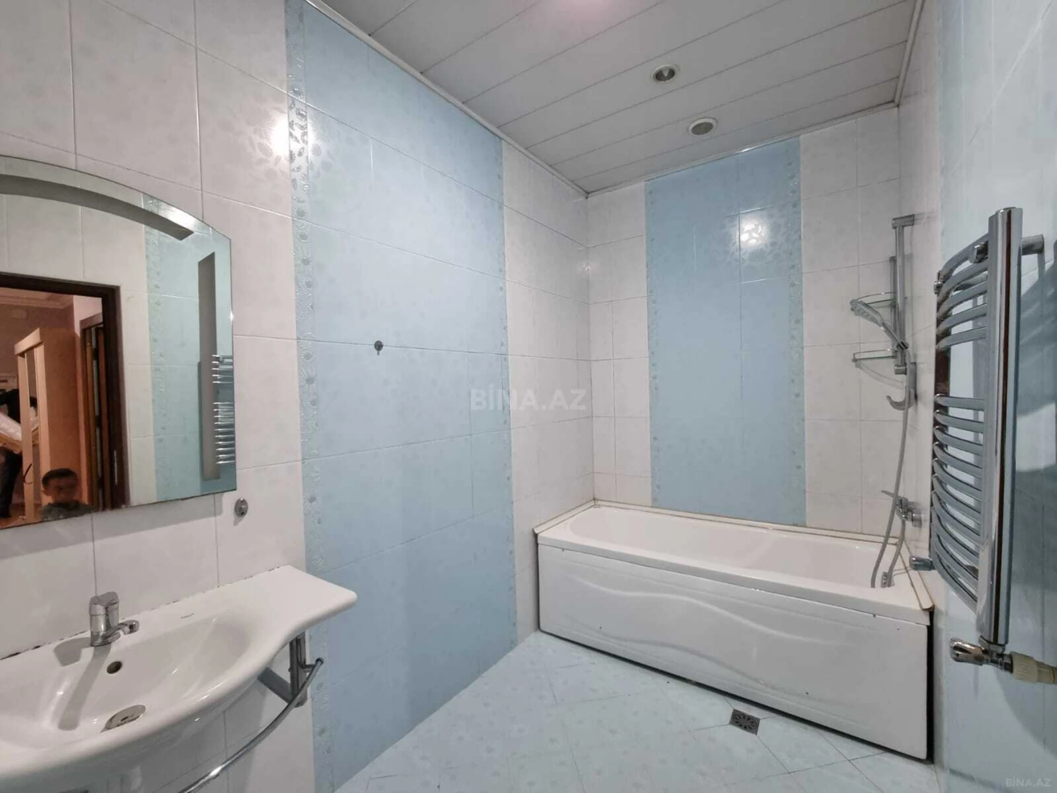 Kirayə verilir 2 otaqlı mənzil 100 m²