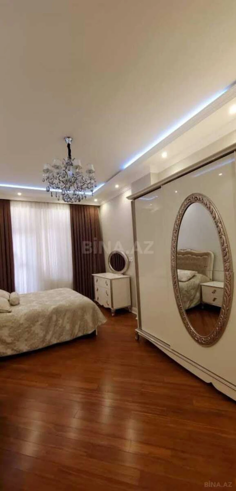 Satılır 3 otaqlı mənzil 110 m²