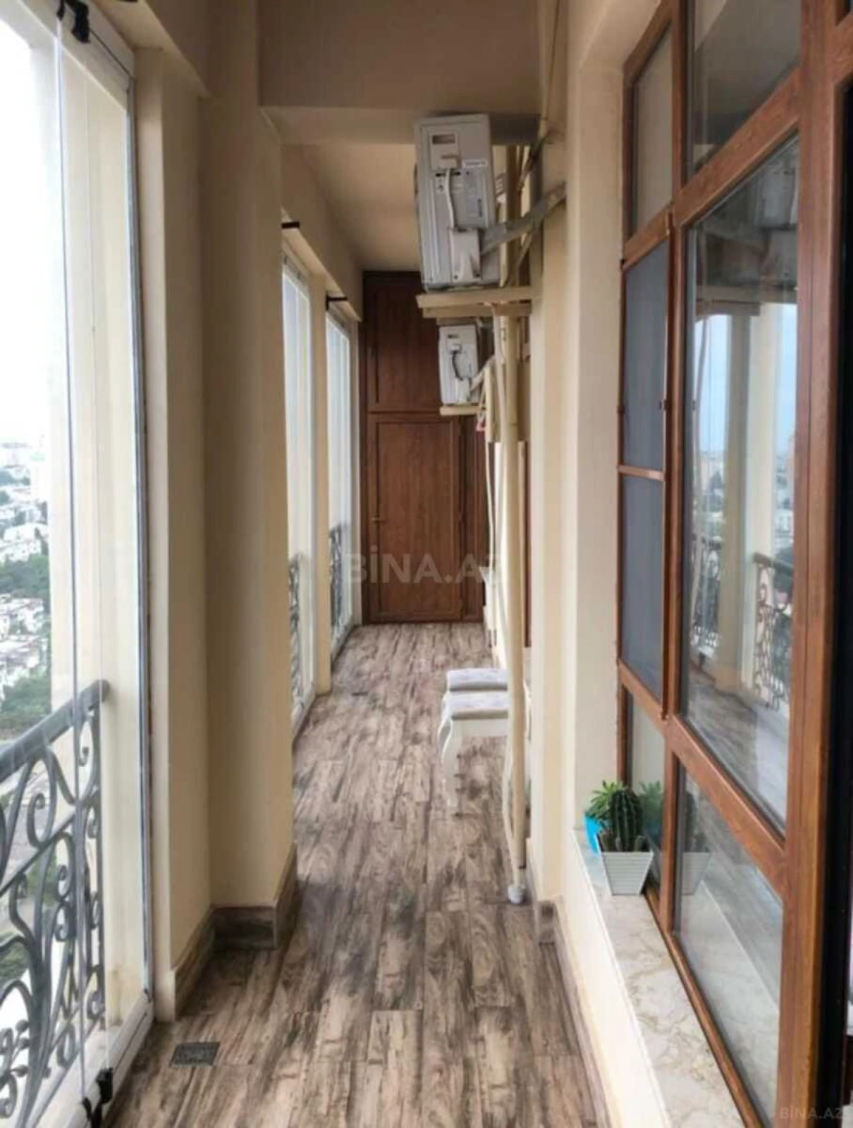 Satılır 3 otaqlı mənzil 110 m²