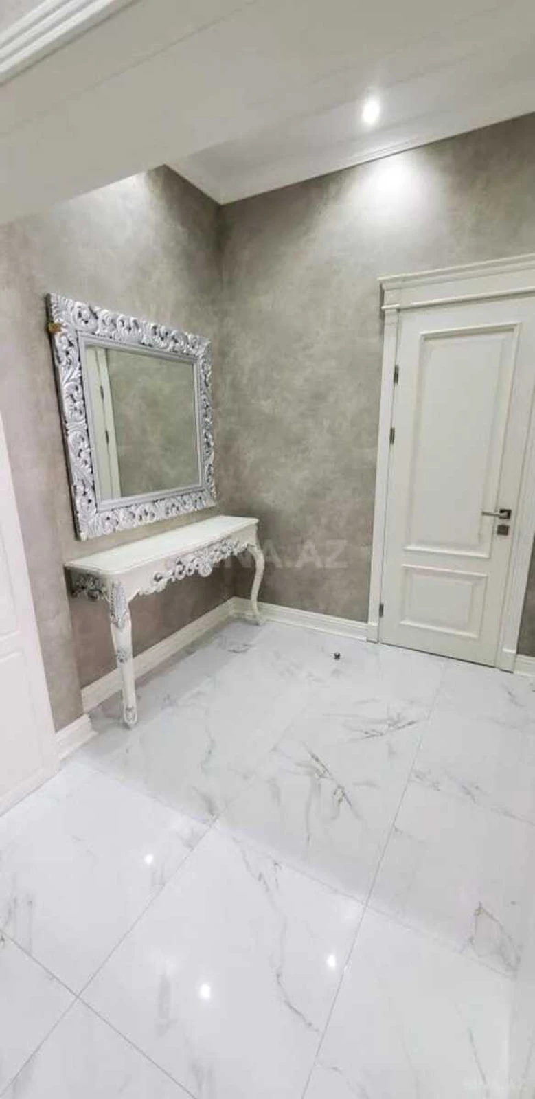 Satılır 3 otaqlı mənzil 110 m²