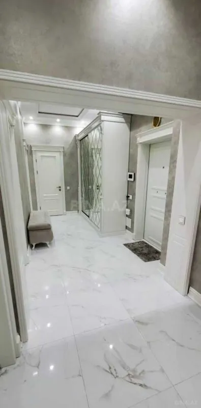 Satılır 3 otaqlı mənzil 110 m²