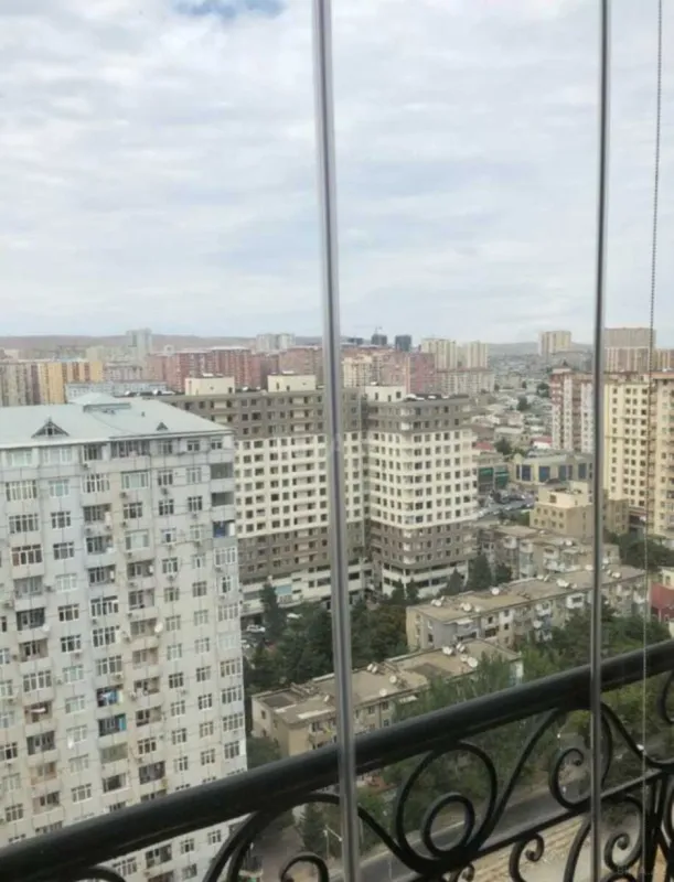 Satılır 3 otaqlı mənzil 110 m²