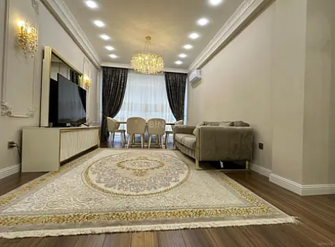 Satılır 2 otaqlı mənzil 82 m²