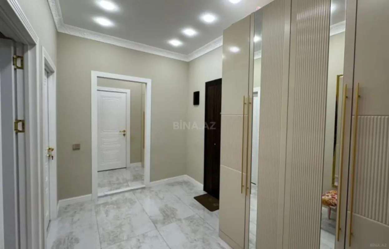 Satılır 2 otaqlı mənzil 82 m²