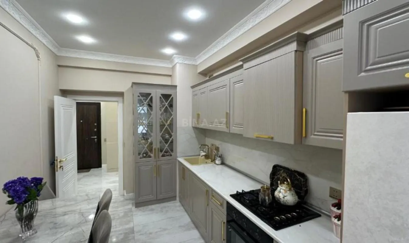 Satılır 2 otaqlı mənzil 82 m²