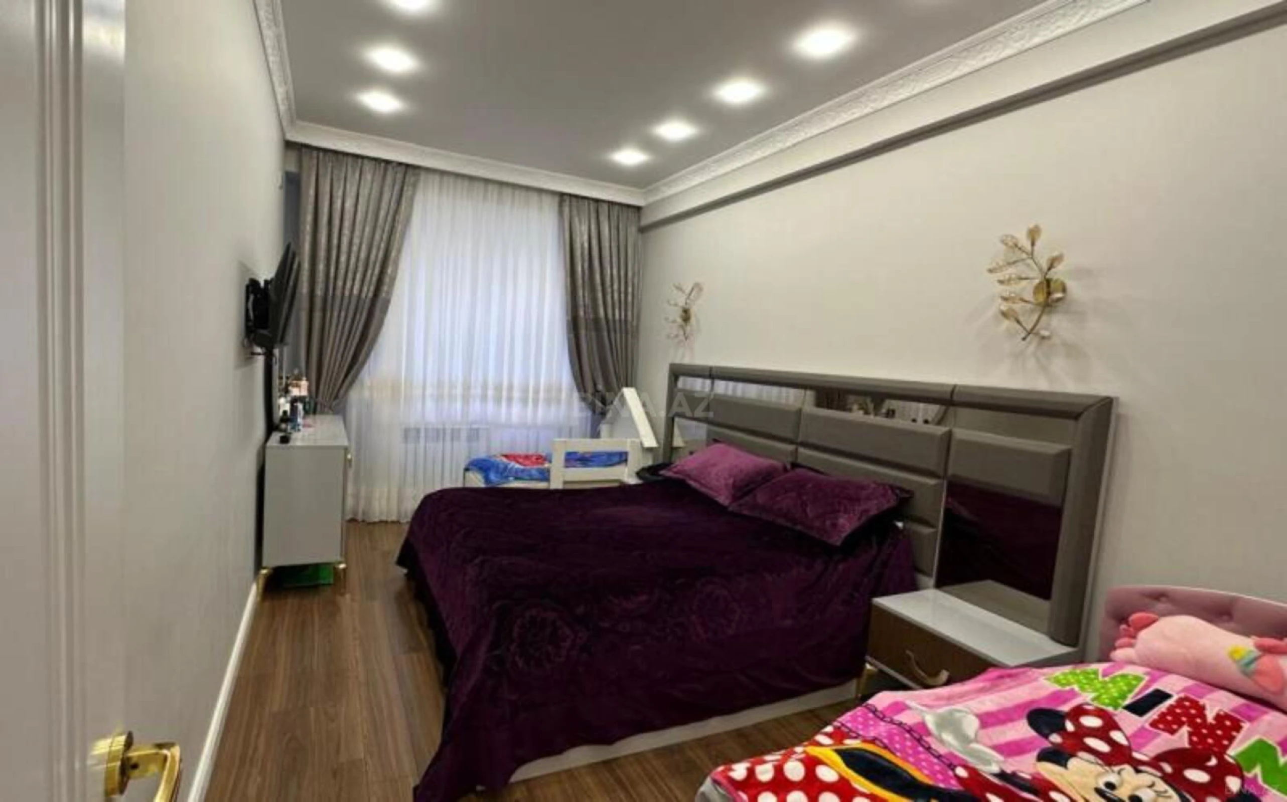Satılır 2 otaqlı mənzil 82 m²