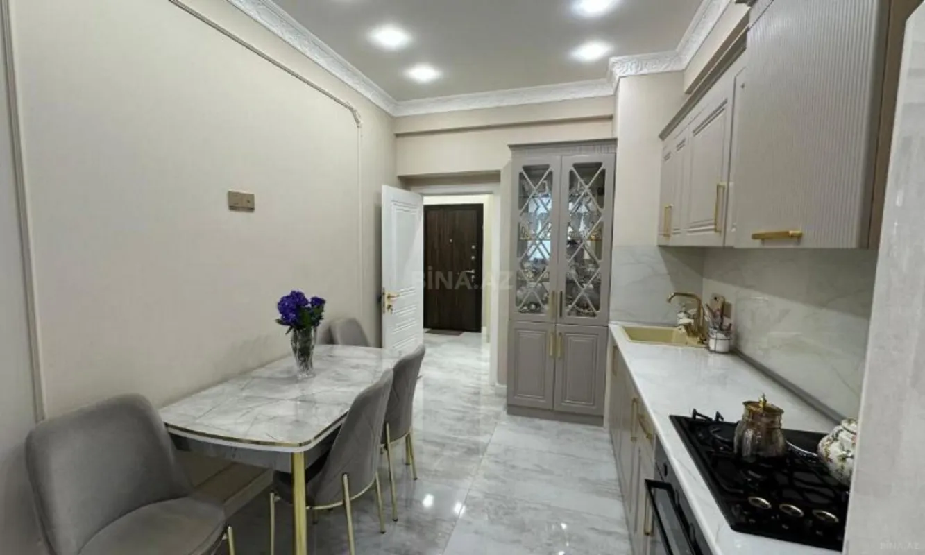 Satılır 2 otaqlı mənzil 82 m²