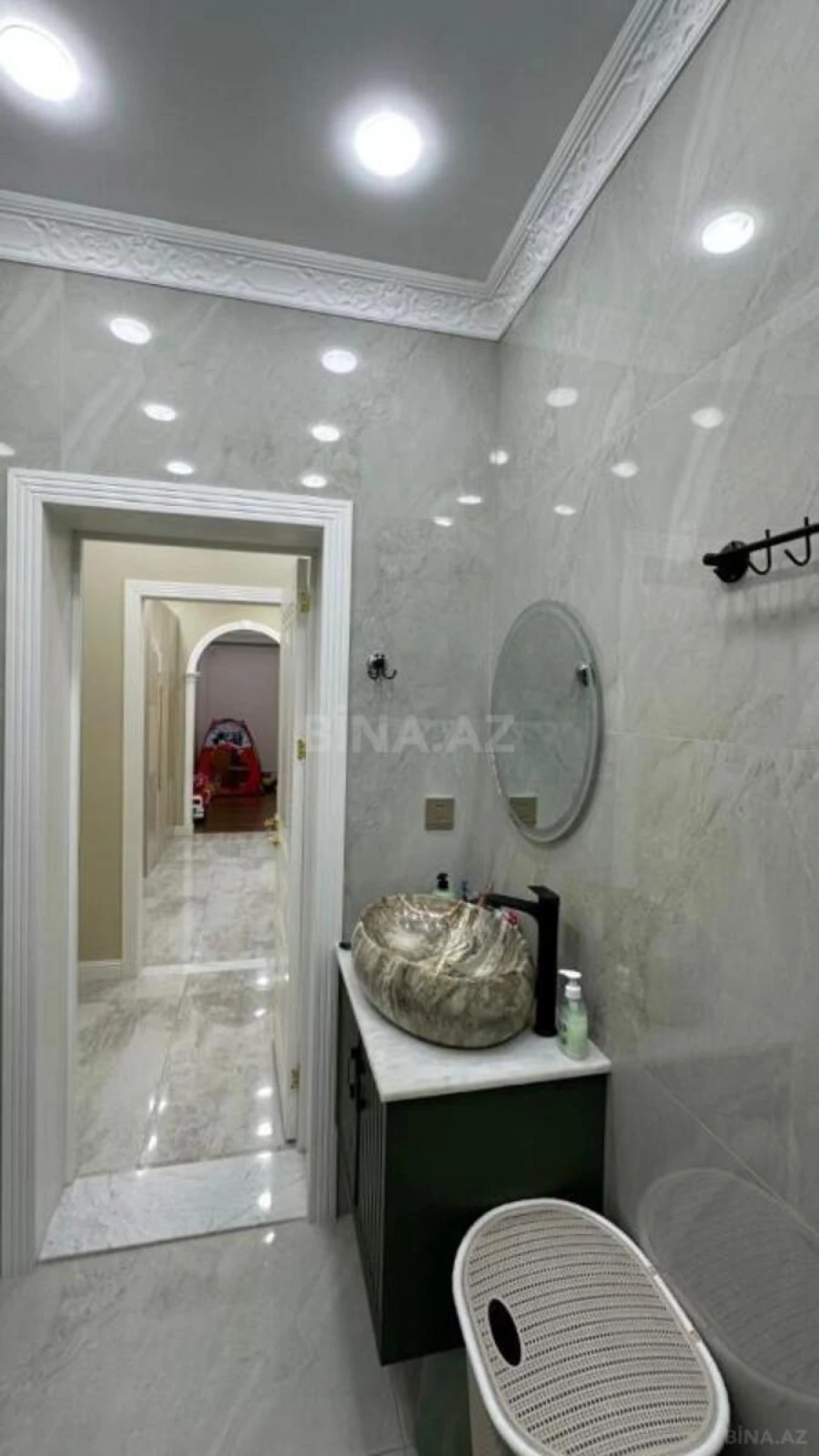 Satılır 2 otaqlı mənzil 82 m²