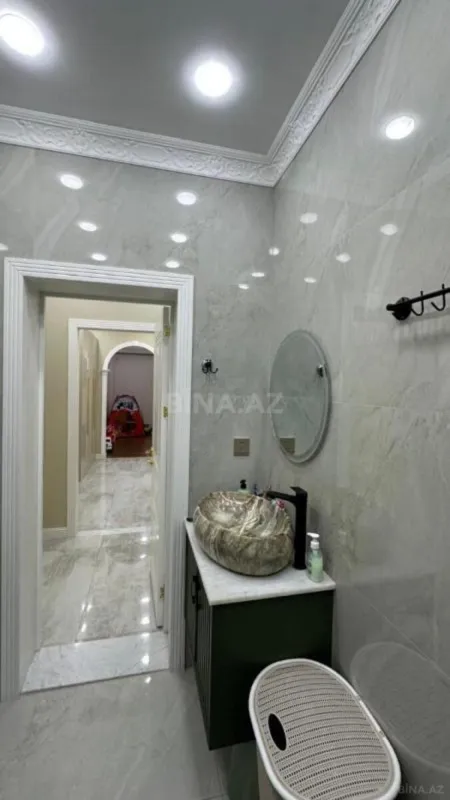 Satılır 2 otaqlı mənzil 82 m²