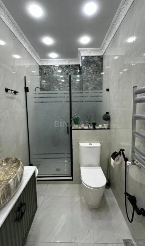 Satılır 2 otaqlı mənzil 82 m²