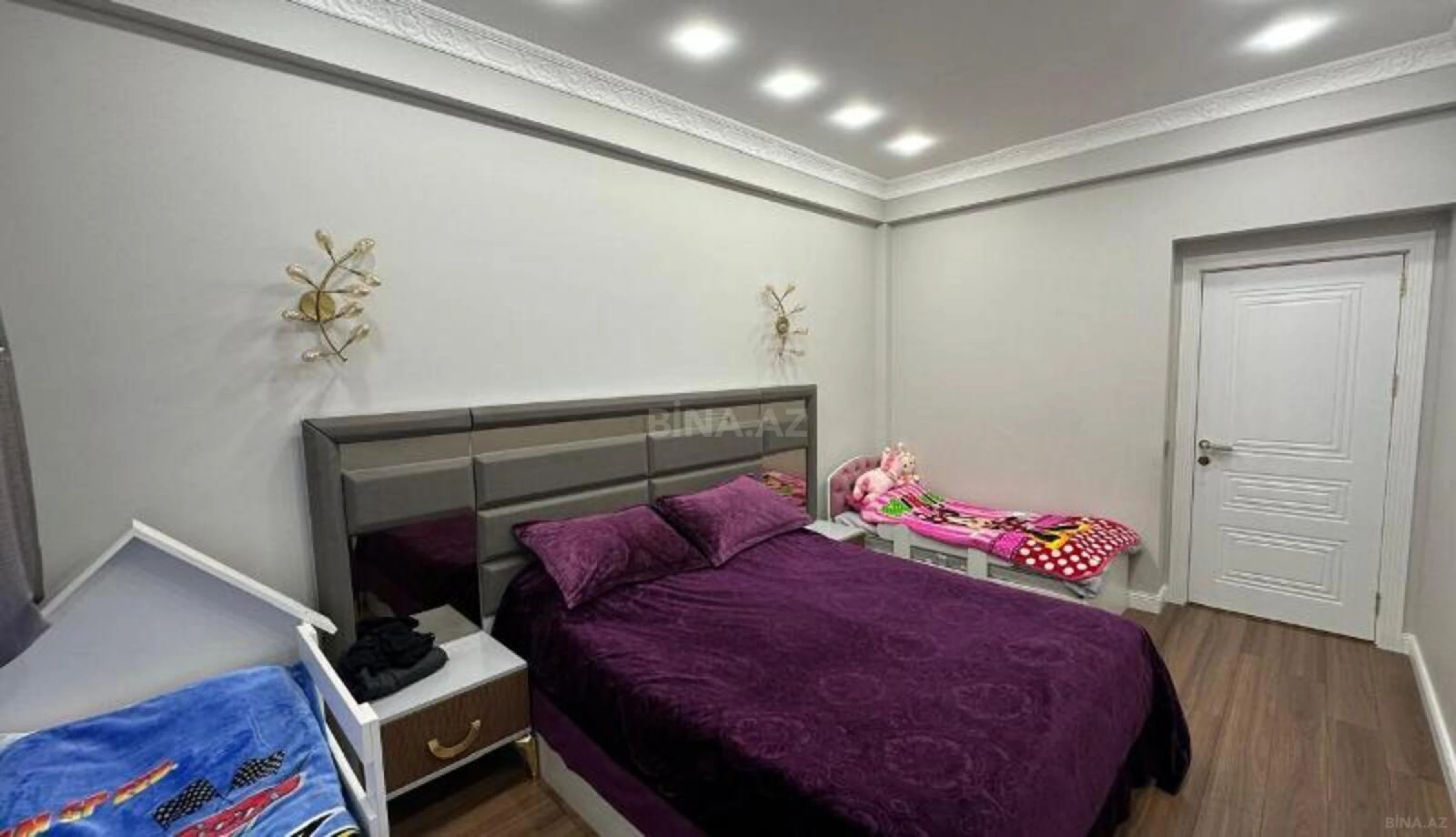 Satılır 2 otaqlı mənzil 82 m²