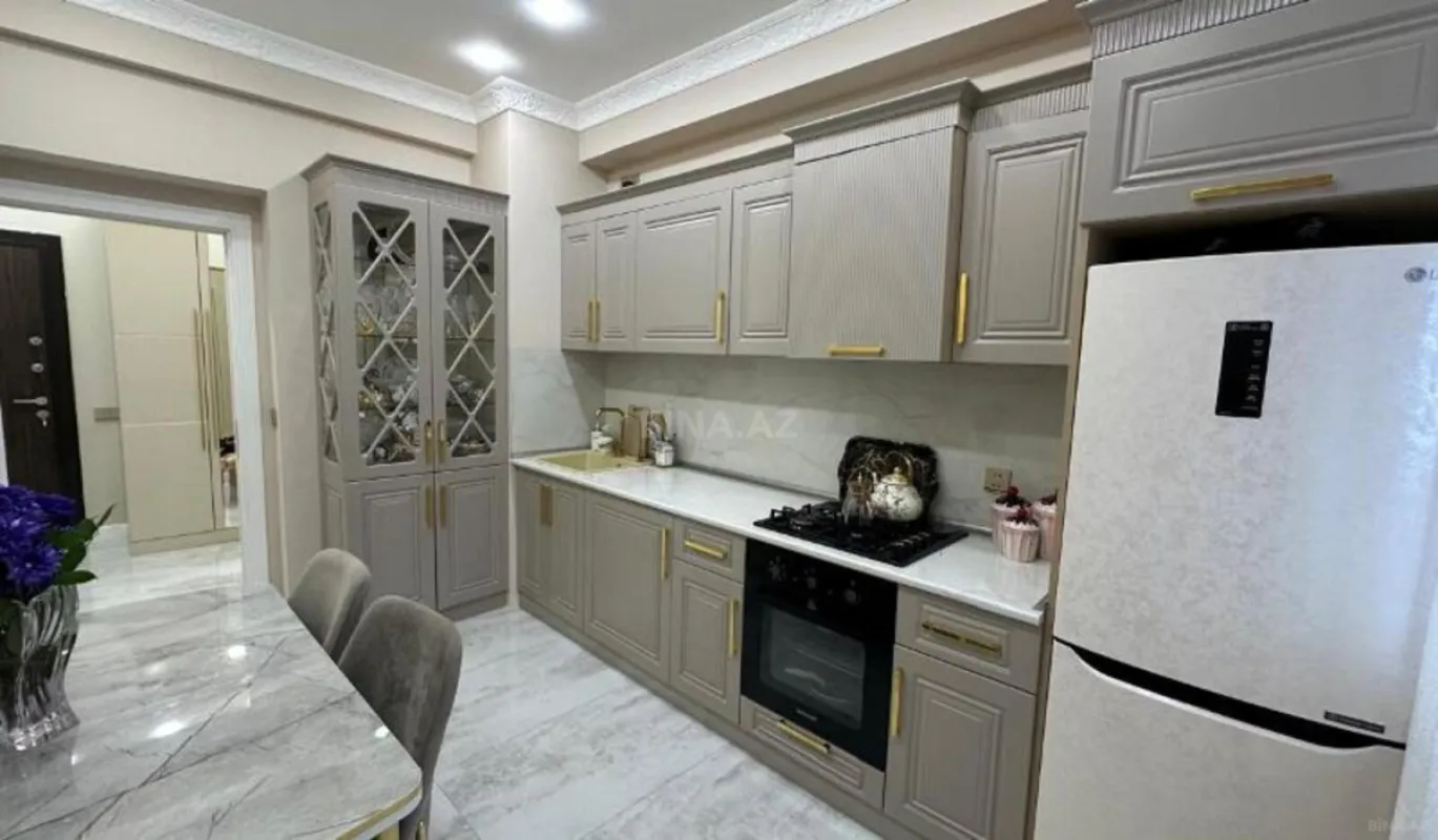 Satılır 2 otaqlı mənzil 82 m²