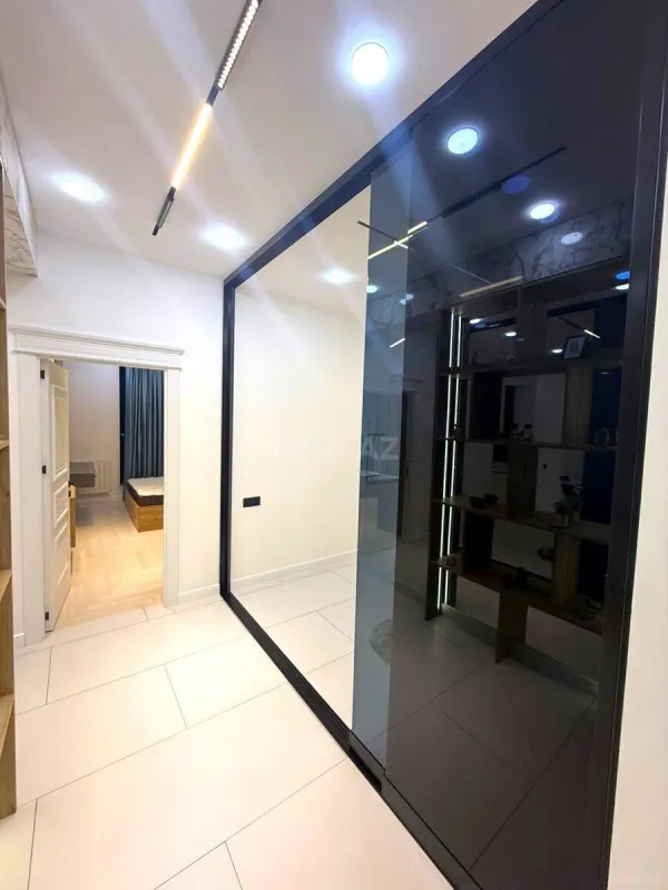 Satılır 3 otaqlı mənzil 118 m²