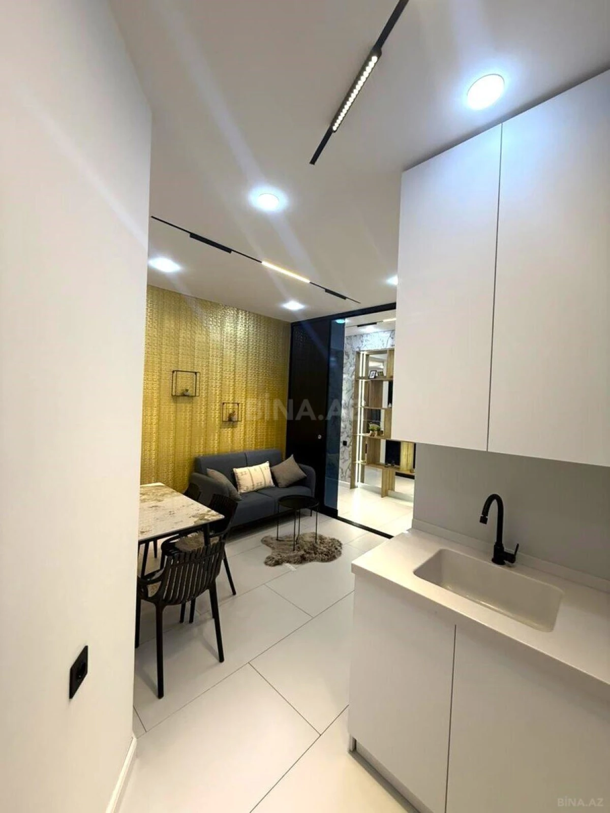 Satılır 3 otaqlı mənzil 118 m²