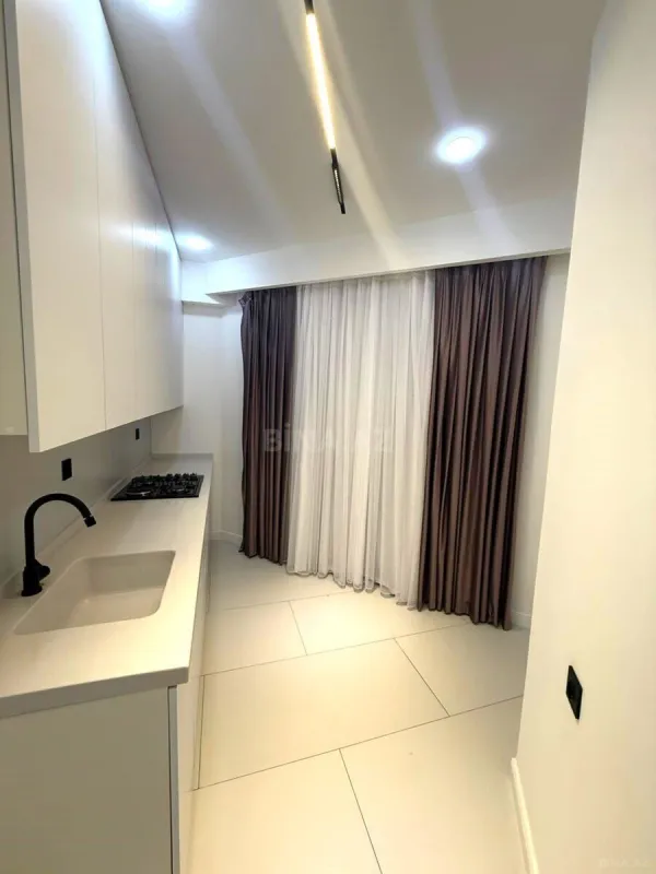 Satılır 3 otaqlı mənzil 118 m²