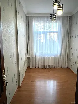 Satılır 3 otaqlı mənzil 110 m²