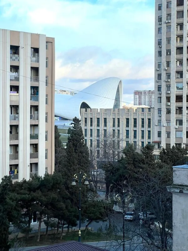 Satılır 3 otaqlı mənzil 110 m²