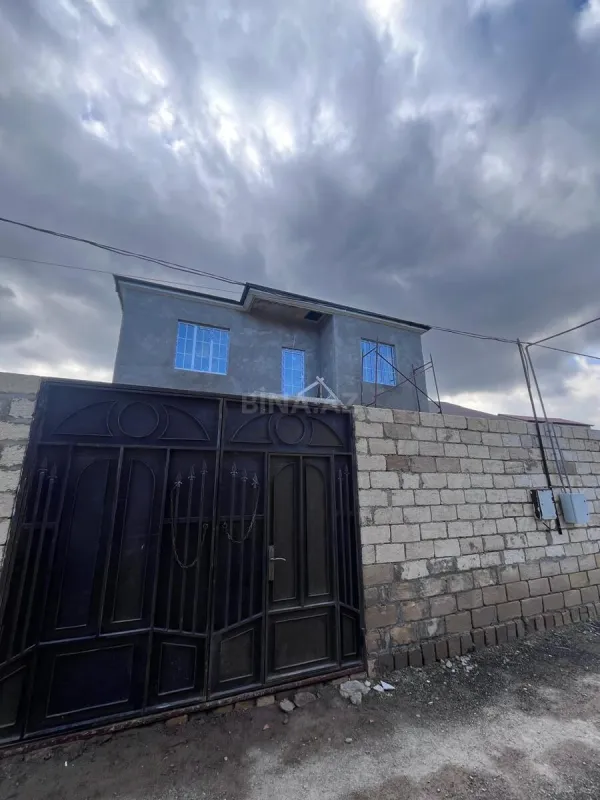 Satılır 4 otaqlı həyət evi 200 m²
