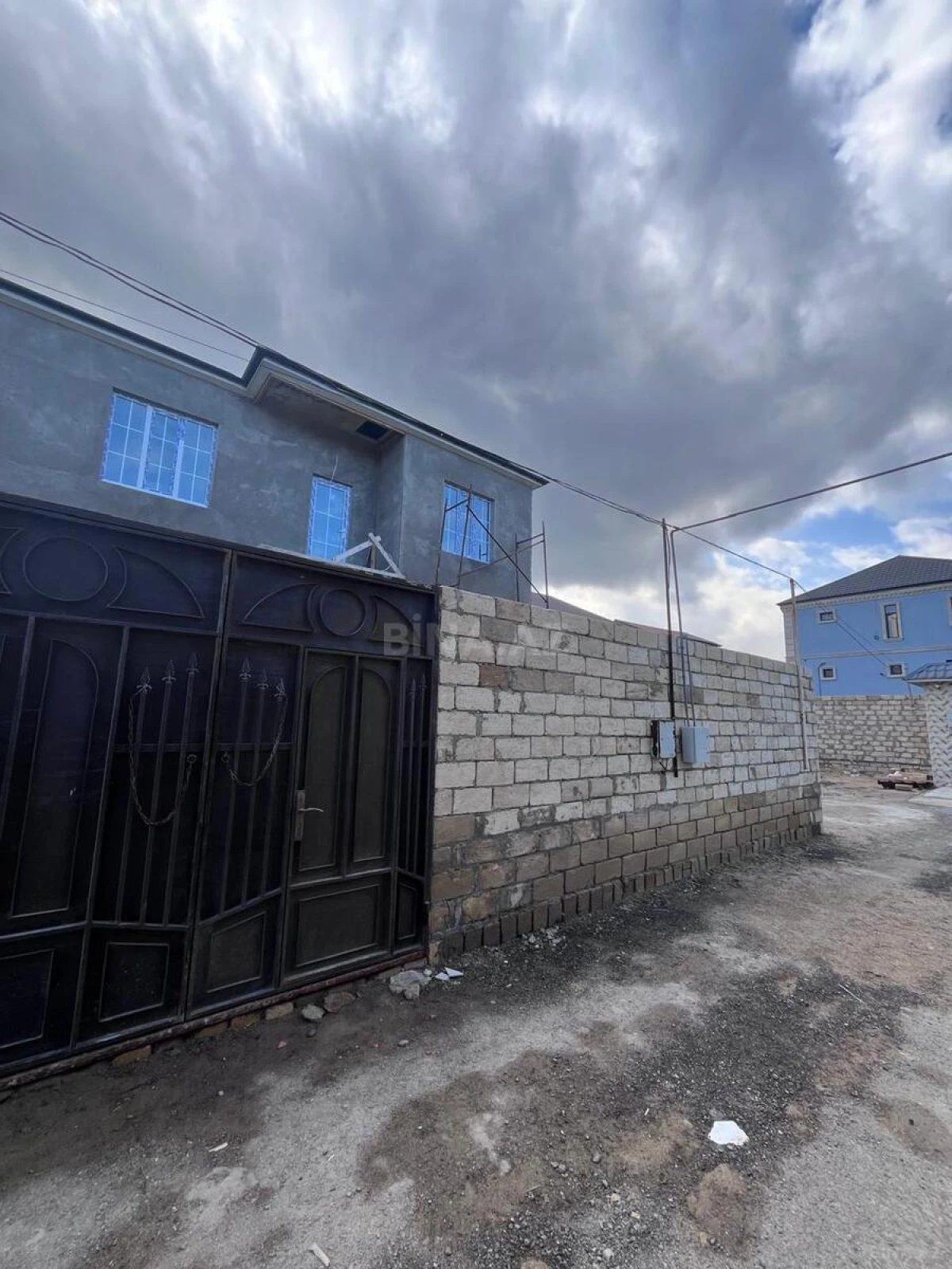 Satılır 4 otaqlı həyət evi 200 m²