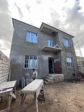 Satılır 4 otaqlı həyət evi 200 m²