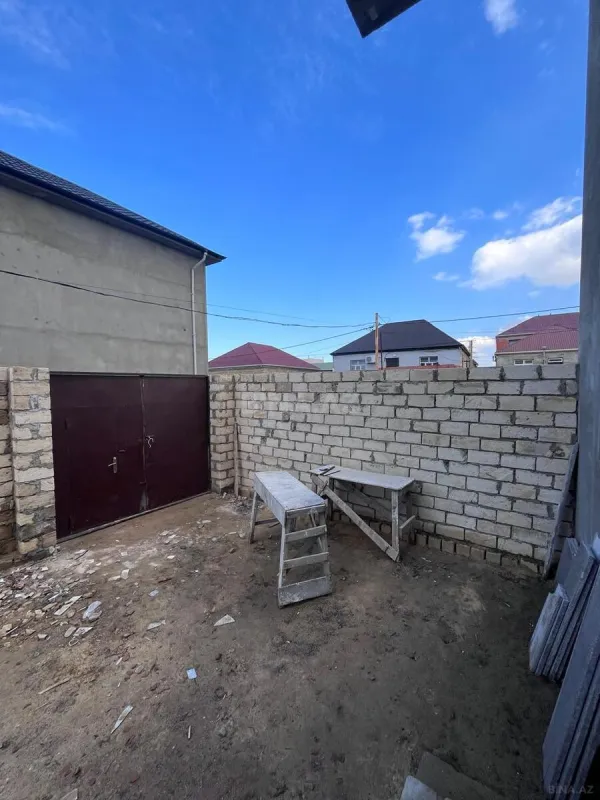 Satılır 4 otaqlı həyət evi 200 m²