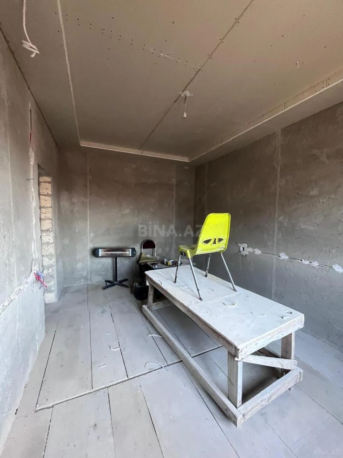 Satılır 4 otaqlı həyət evi 200 m²