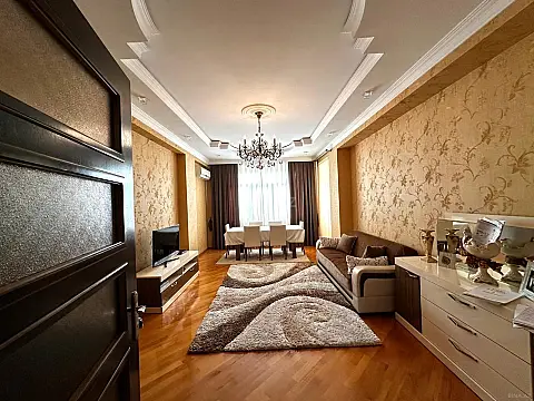Satılır 3 otaqlı mənzil 129 m²