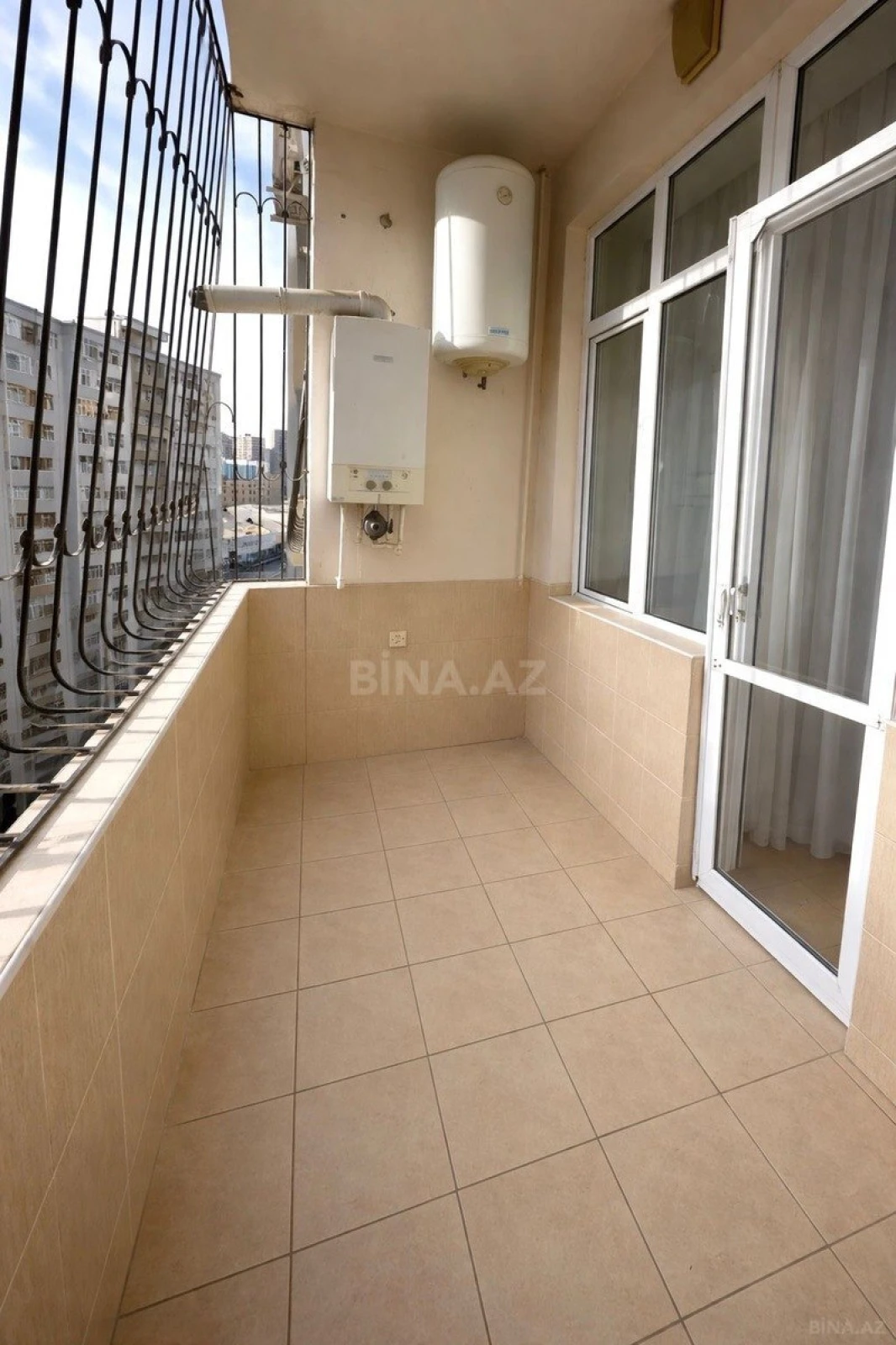 Satılır 3 otaqlı mənzil 129 m²