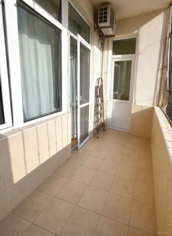 Satılır 3 otaqlı mənzil 129 m²